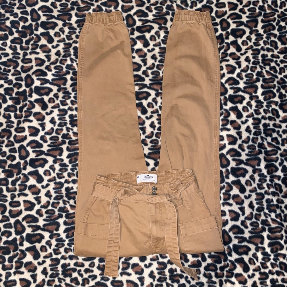 hollister ultra high rise cargo skinny jogger pants